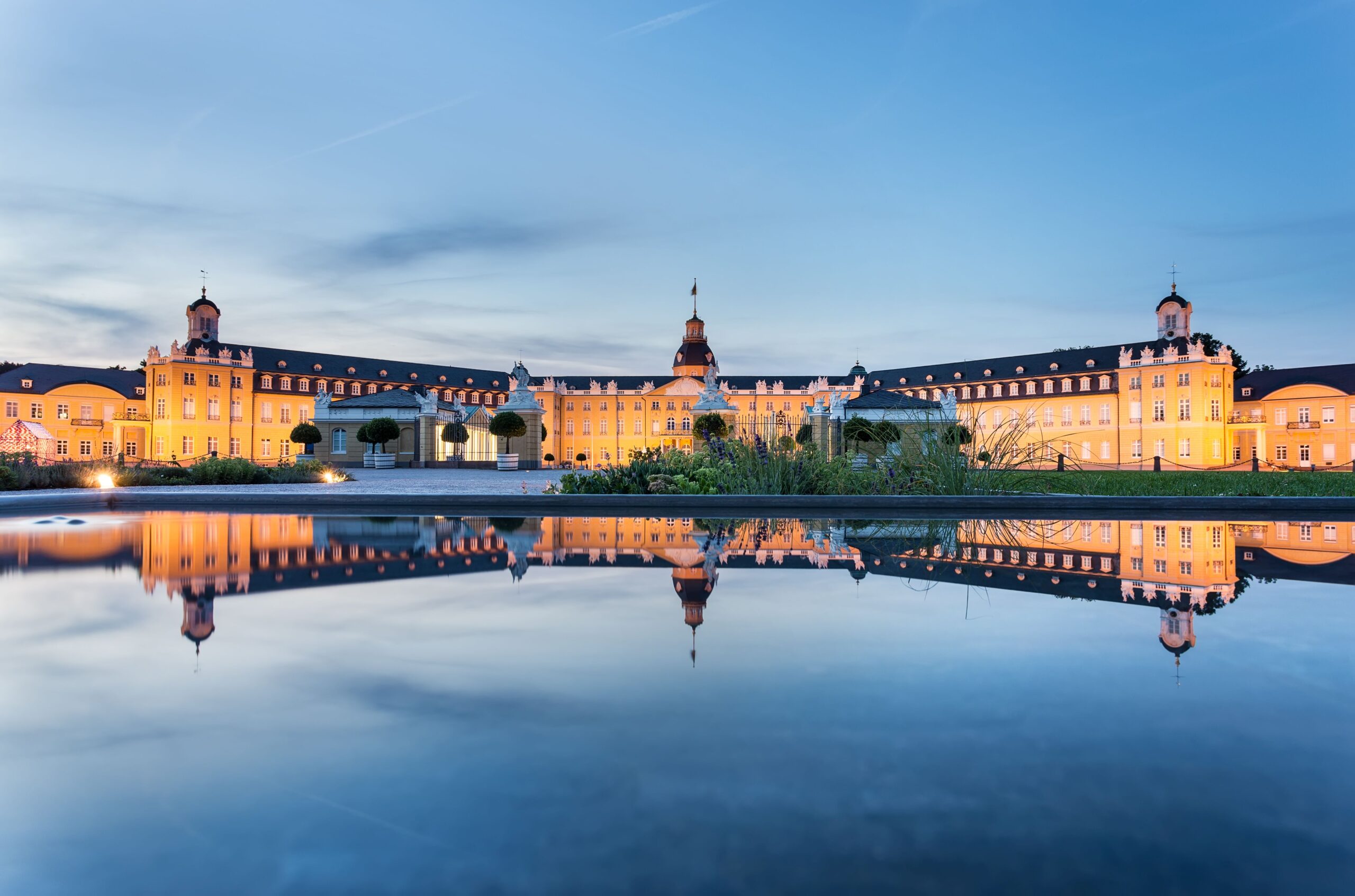 Escort_Karlsruhe_Schloss_Sehenswuerdigkeit